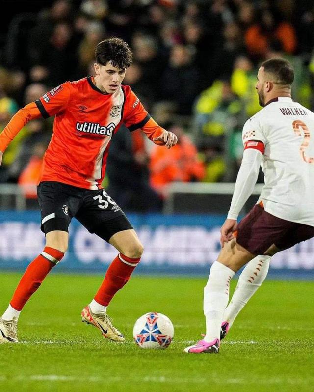 九游网页版入口-关于NBA总决赛倒计时，阿斯顿维拉清晨防线松动，细节引发关注，压力陡增，更衣室氛围转暖的信息