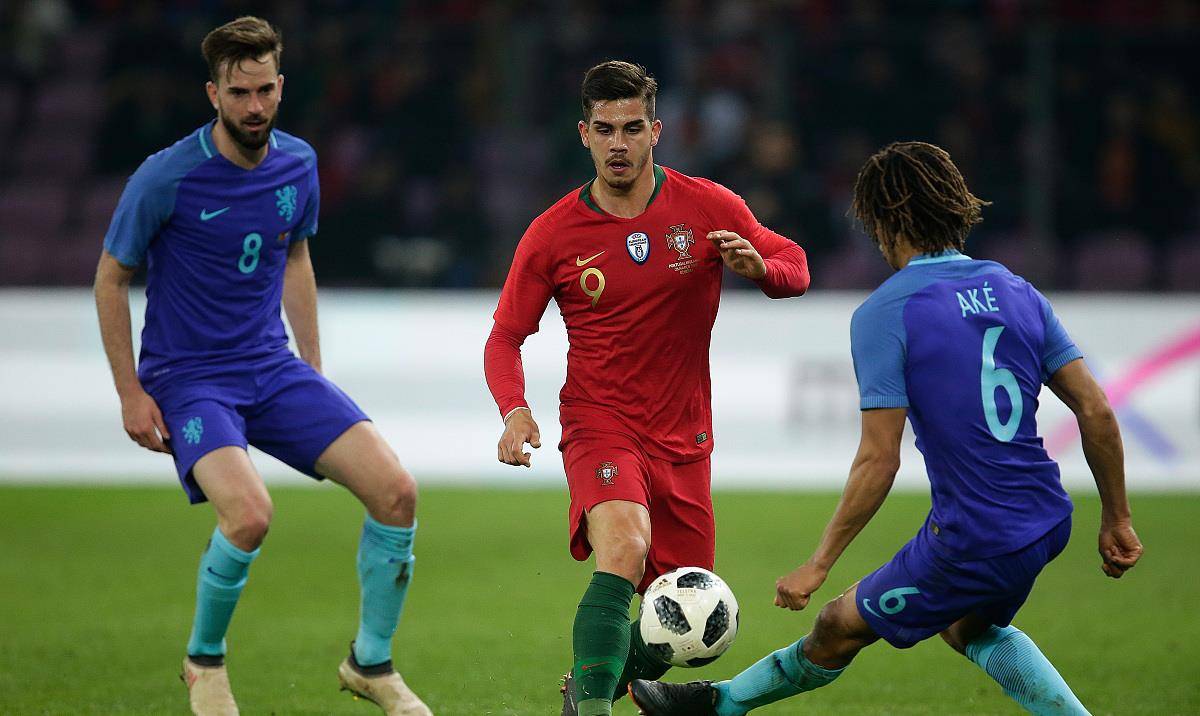 九游网页版入口-德甲倒计时，达拉斯独行侠转会期止住颓势，细节引发关注，目标明确，数据趋势出现新变化的简单介绍